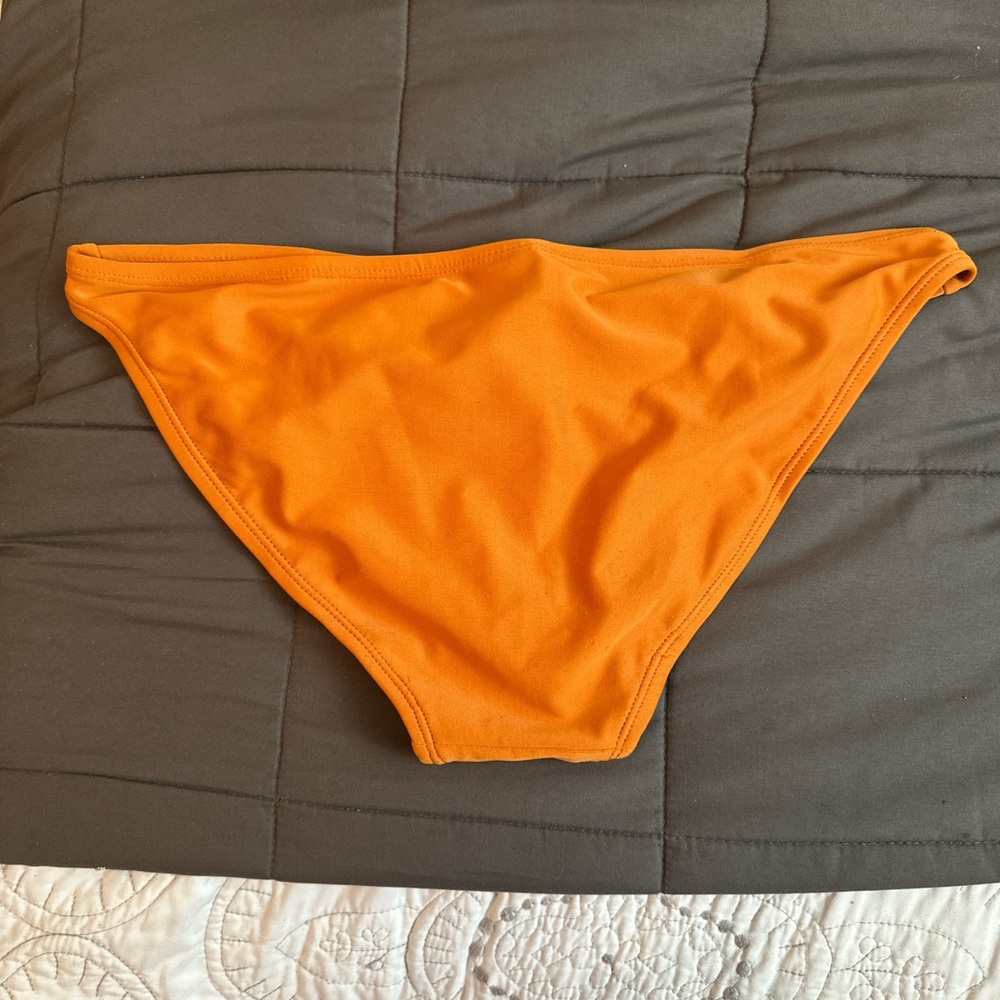 Bikini Set - Picture 7 of 8
